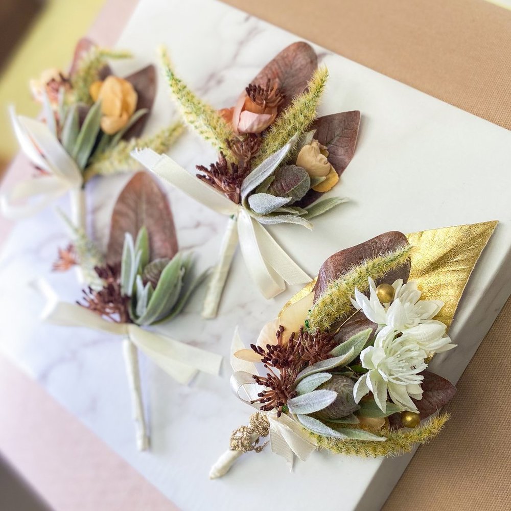 Wedding Boutonnieres Boho Style Nature Winter Groom & Groomsmen Attire
